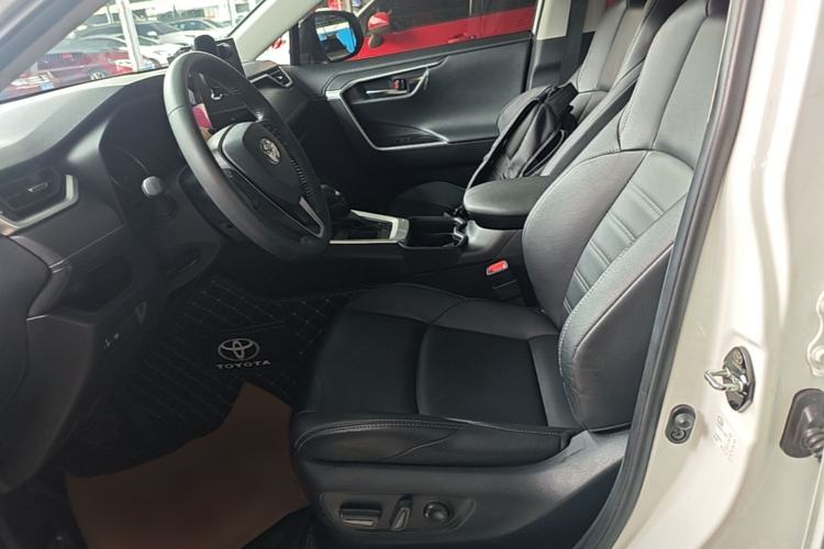 Used Toyota Wildlander 2022 2.0L CVT Two-Wheel Drive Luxury Edition Left Front Seat