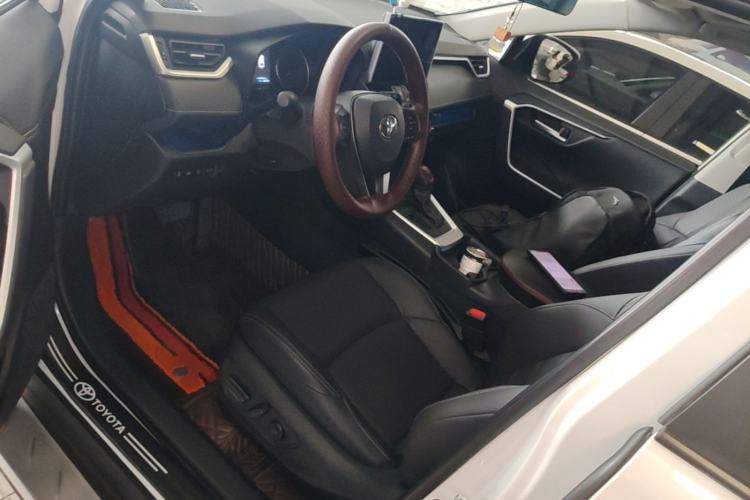 Used Toyota Wildlander 2022 2.0L CVT Two-Wheel Drive Prestige Edition Left Front Seat