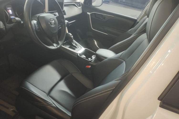 Used Toyota Wildlander 2022 Updated Version 2.0L CVT Two-Wheel Drive Leading Edition Left Front Seat