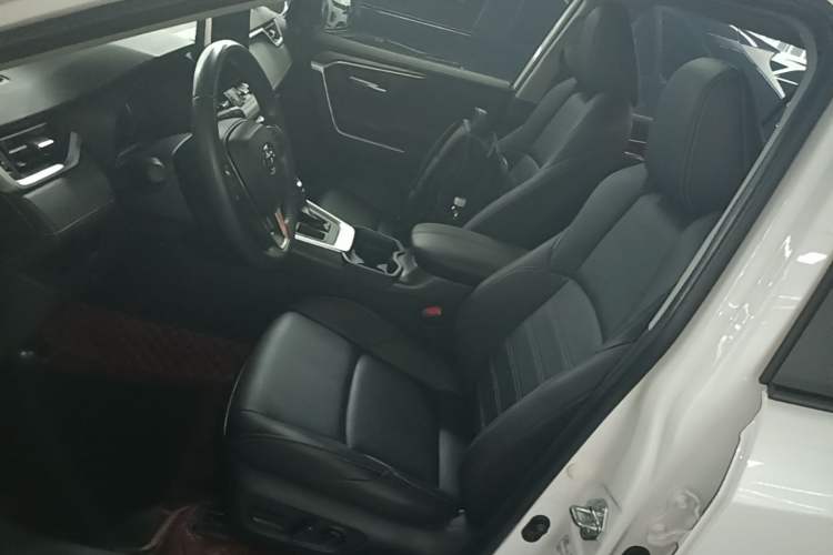 Used Toyota Wildlander 2022 2.0L CVT Two-Wheel Drive Luxury PLUS Edition Left Front Seat