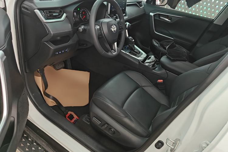 Used Toyota Wildlander 2022 2.0L CVT Two-Wheel Drive Luxury PLUS Edition Left Front Seat