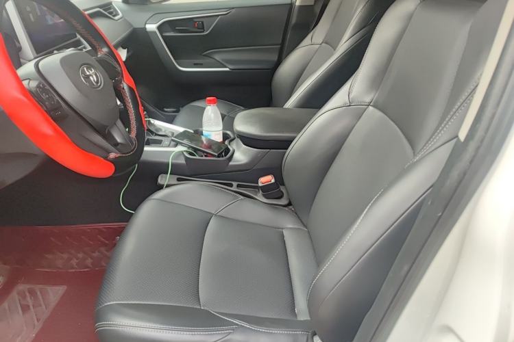 Used Toyota Wildlander 2022 Dual-Engine 2.5L E-CVT Two-Wheel Drive Leading Edition Left Front Seat