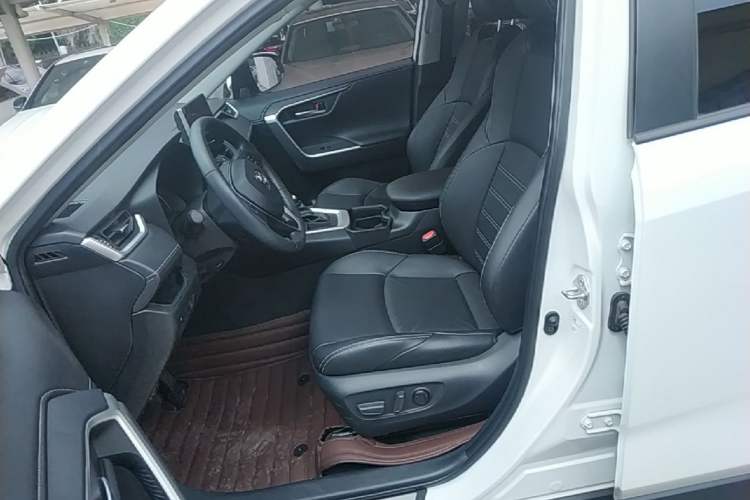 Used Toyota Wildlander 2022 2.0L CVT Two-Wheel Drive Luxury Edition Left Front Seat