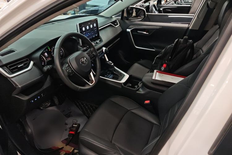 Used Toyota Wildlander 2022 2.0L CVT 4x4 Luxury PLUS Edition Left Front Seat