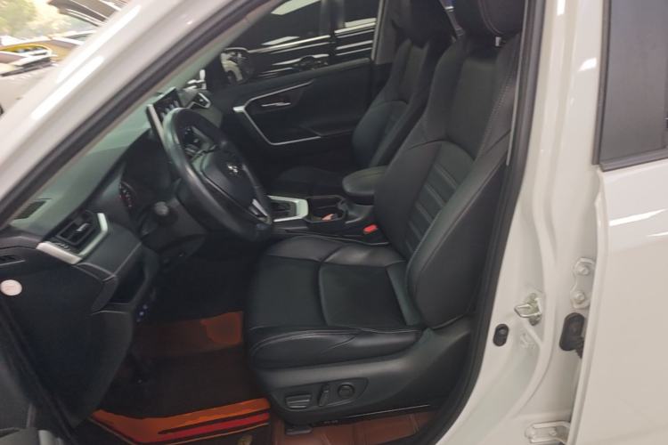 Used Toyota Wildlander 2022 2.0L CVT Two-Wheel Drive Luxury PLUS Edition Left Front Seat