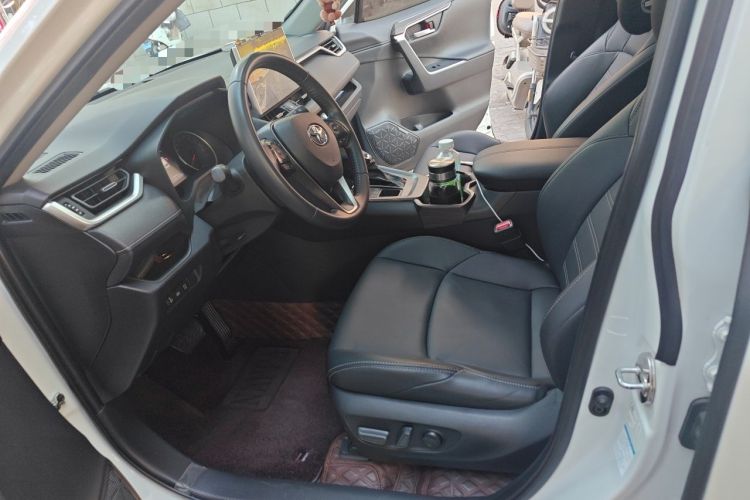Used Toyota Wildlander 2022 2.0L CVT 4x4 Luxury PLUS Edition Left Front Seat