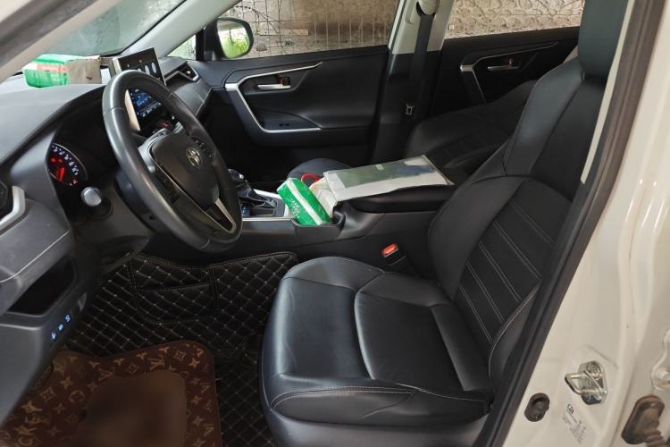 Used Toyota Wildlander 2022 2.0L CVT Two-Wheel Drive Luxury PLUS Edition Left Front Seat