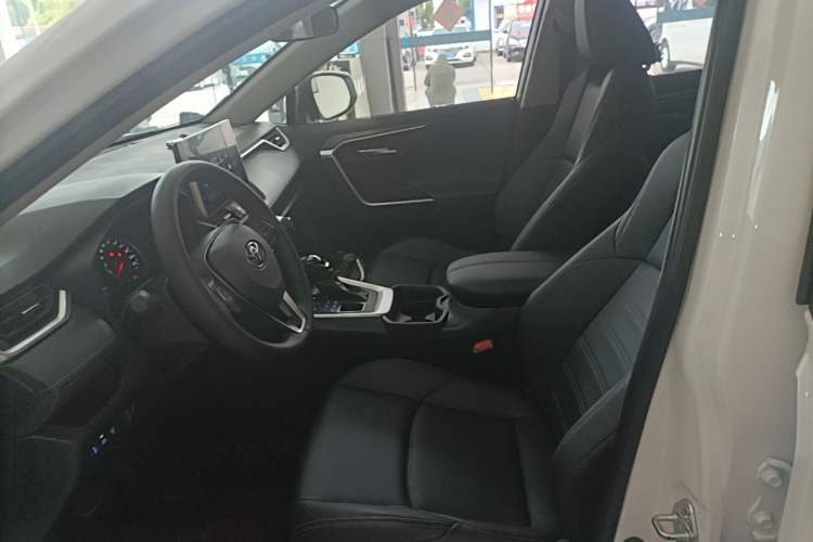 Used Toyota Wildlander 2022 2.0L CVT 4x4 Luxury PLUS Edition Left Front Seat