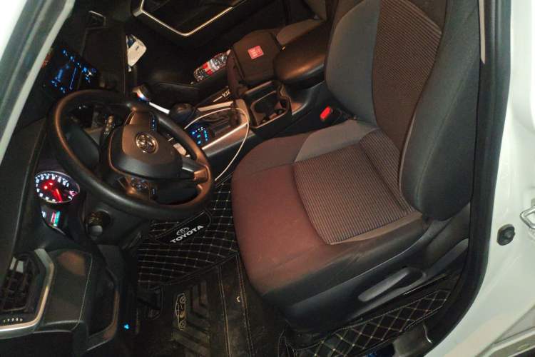 Used Toyota Wildlander 2022 2.0L CVT Two-Wheel Drive Leading Edition Left Front Seat