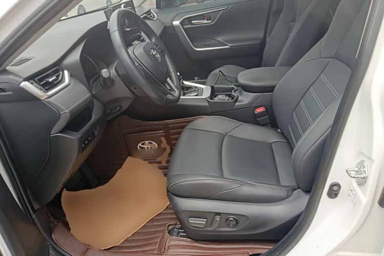 Used Toyota Wildlander 2022 2.0L CVT Two-Wheel Drive Luxury PLUS Edition Left Front Seat