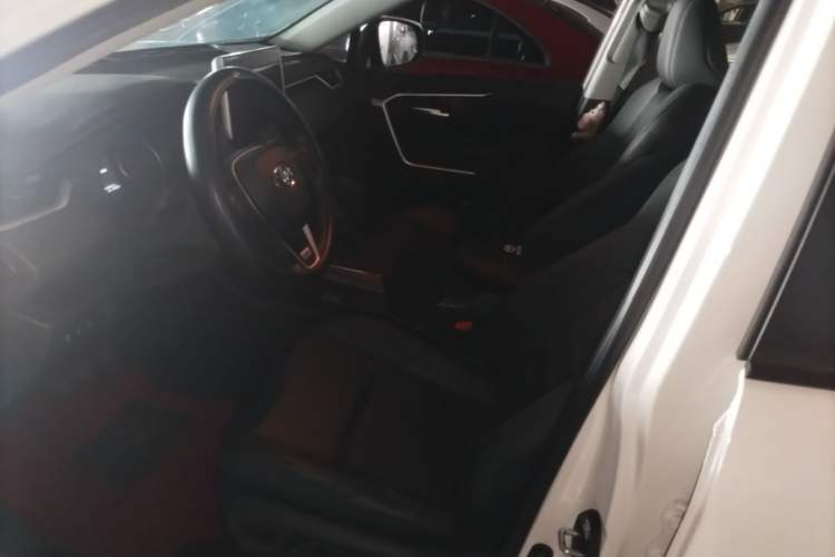 Used Toyota Wildlander 2022 2.0L CVT Two-Wheel Drive Luxury PLUS Edition Left Front Seat