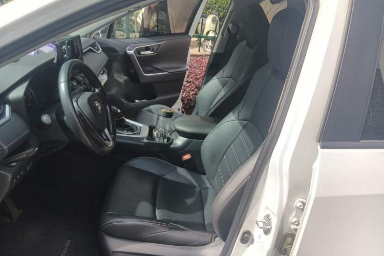 Used Toyota Wildlander 2022 2.0L CVT Two-Wheel Drive Luxury PLUS Edition Left Front Seat
