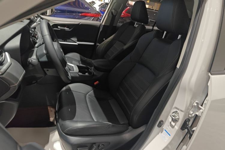 Used Toyota Wildlander 2022 2.0L CVT 4x4 Luxury PLUS Edition Left Front Seat