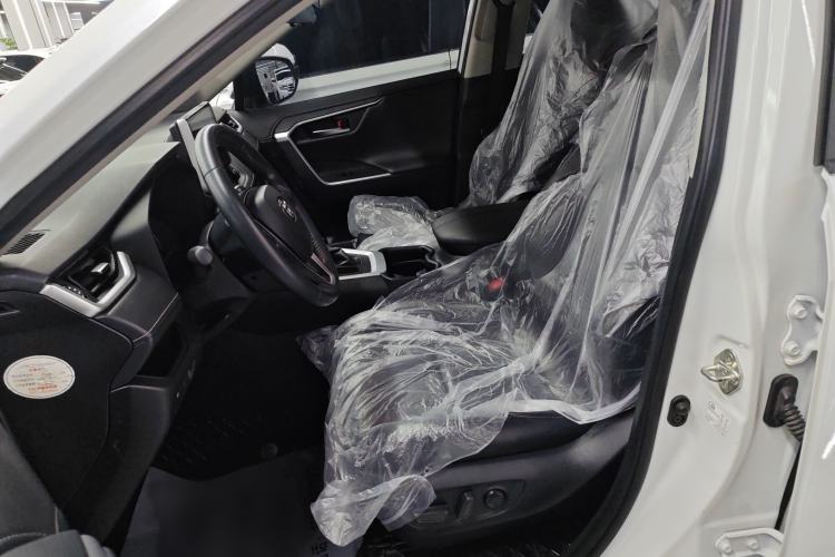 Used Toyota Wildlander 2022 2.0L CVT Two-Wheel Drive Luxury Edition Left Front Seat