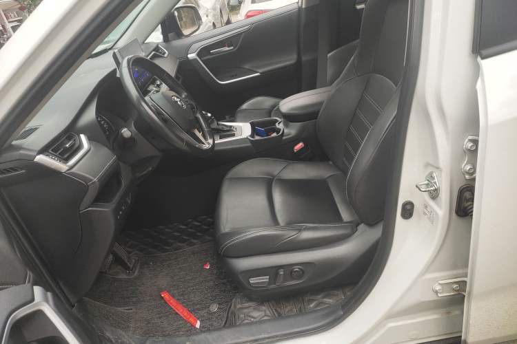 Used Toyota Wildlander 2022 2.0L CVT Two-Wheel Drive Luxury PLUS Edition Left Front Seat