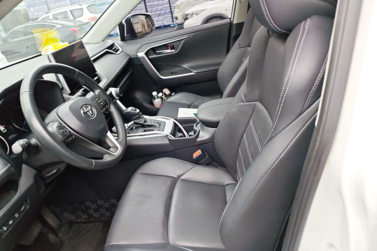 Used Toyota Wildlander 2022 Dual-Engine 2.5L E-CVT Two-Wheel Drive Prestige Edition Left Front Seat