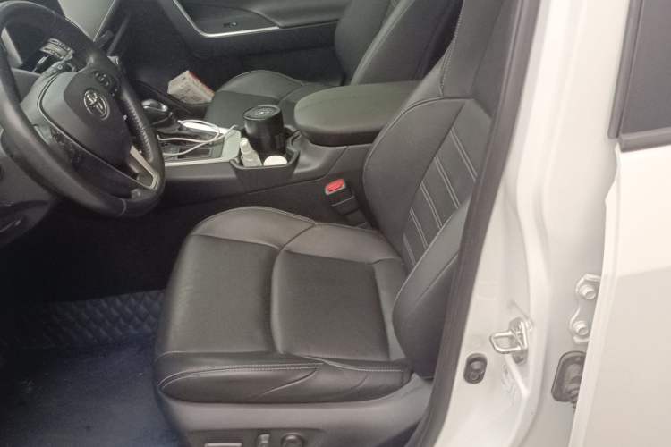 Used Toyota Wildlander 2022 2.0L CVT Two-Wheel Drive Prestige Edition Left Front Seat
