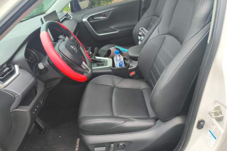Used Toyota Wildlander 2022 2.0L CVT 4x4 Luxury PLUS Edition Left Front Seat