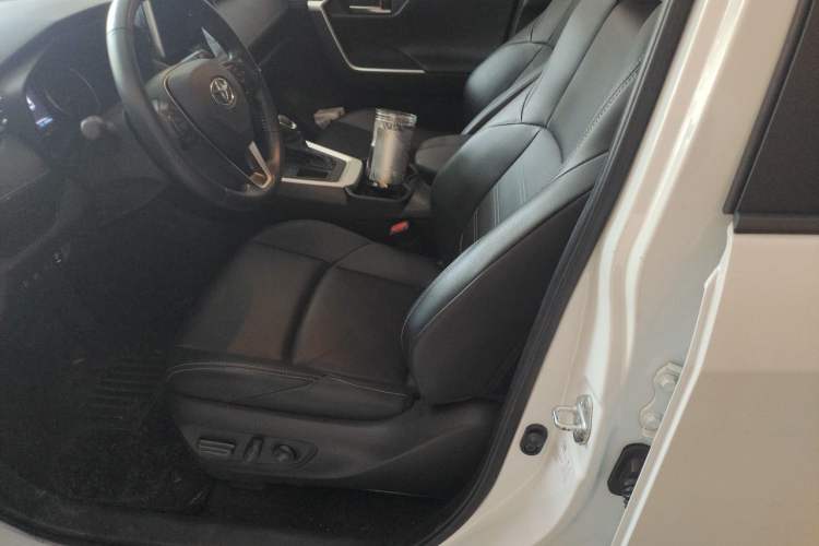 Used Toyota Wildlander 2022 2.0L CVT Two-Wheel Drive Luxury PLUS Edition Left Front Seat