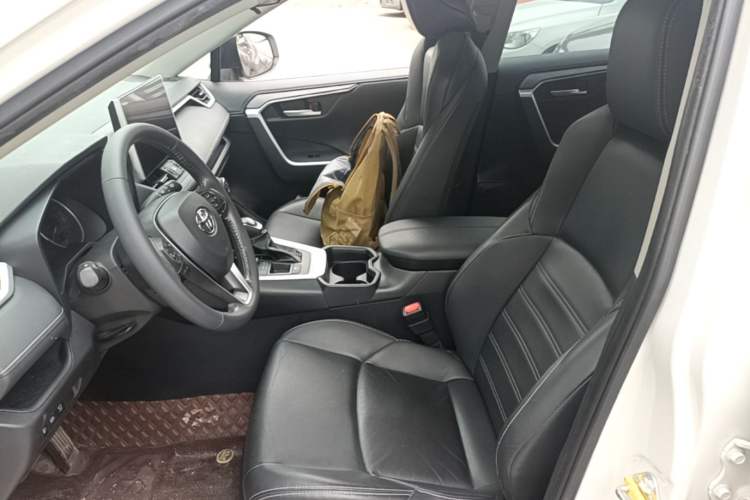 Used Toyota Wildlander 2022 Dual-Engine 2.5L E-CVT Two-Wheel Drive Luxury PLUS Edition Left Front Seat