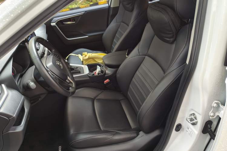 Used Toyota Wildlander 2022 2.0L CVT Two-Wheel Drive Luxury PLUS Edition Left Front Seat