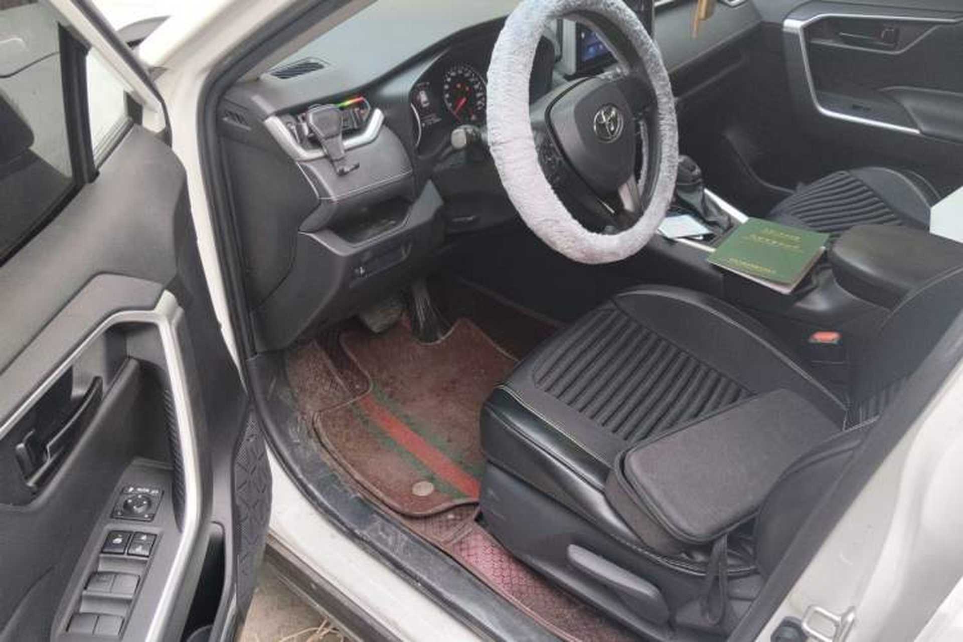 Used Toyota Wildlander 2022 Updated Version 2.0L CVT Two-Wheel Drive Leading Edition Left Front Seat