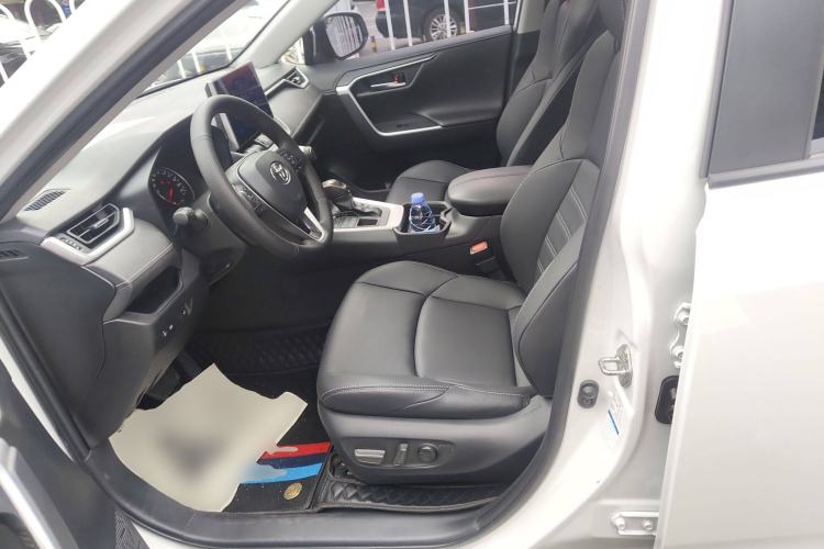 Used Toyota Wildlander 2022 2.0L CVT Four-Wheel Drive Luxury Edition Left Front Seat