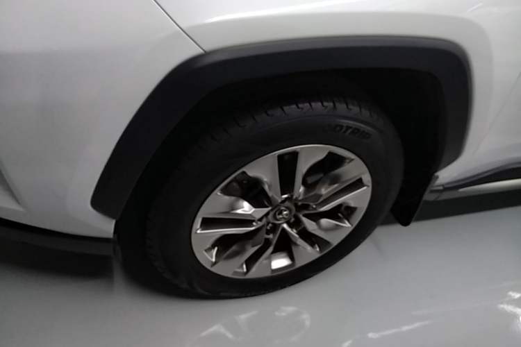 Used Toyota Wildlander 2022 2.0L CVT Two-Wheel Drive Luxury Edition Left Front Wheel Hub