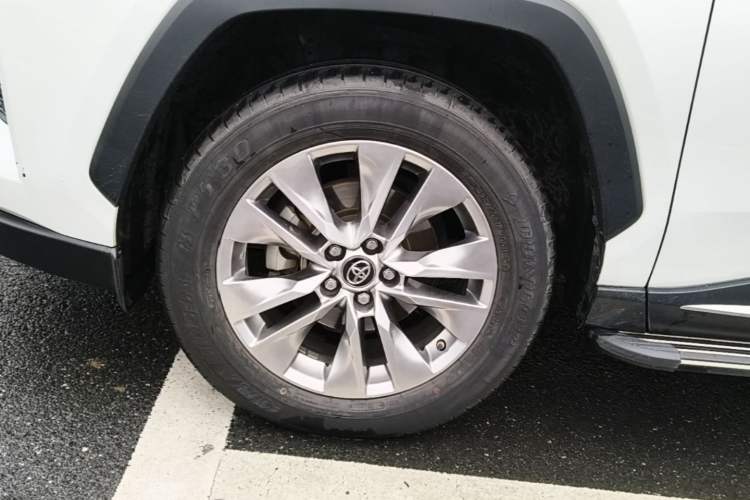 Used Toyota Wildlander 2022 2.0L CVT Four-Wheel Drive Luxury Edition Left Front Wheel Hub