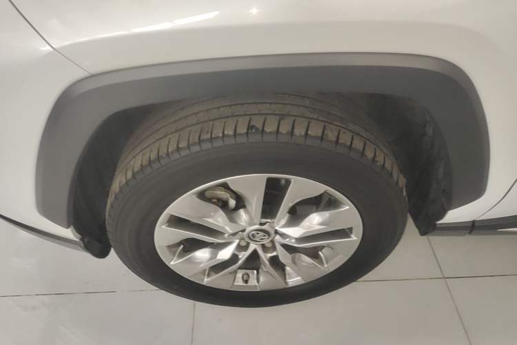 Used Toyota Wildlander 2022 2.0L CVT Two-Wheel Drive Luxury PLUS Edition Left Front Wheel Hub