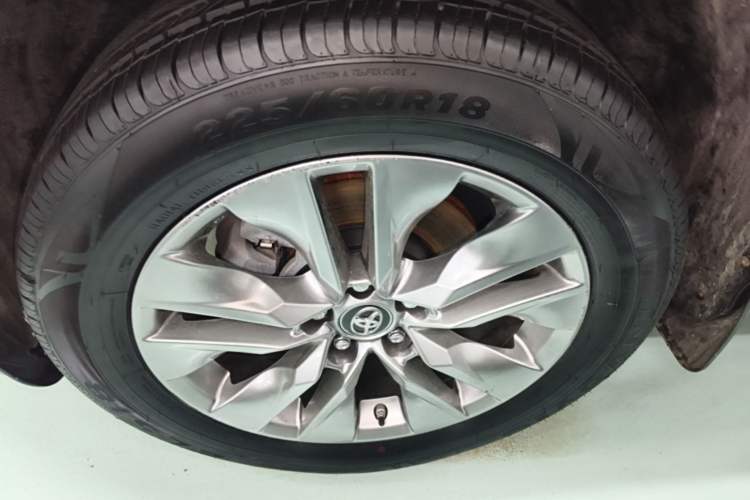 Used Toyota Wildlander 2022 2.0L CVT Two-Wheel Drive Luxury Edition Left Front Wheel Hub