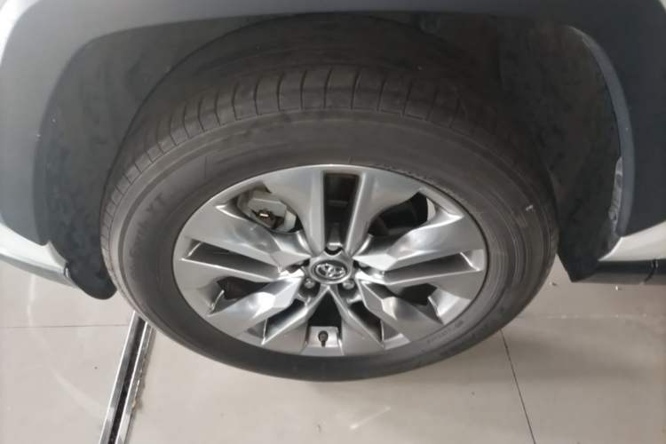 Used Toyota Wildlander 2022 2.0L CVT Two-Wheel Drive Luxury PLUS Edition Left Front Wheel Hub
