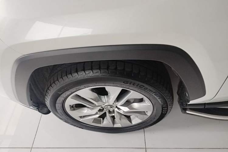 Used Toyota Wildlander 2022 2.0L CVT Two-Wheel Drive Luxury PLUS Edition Left Front Wheel Hub