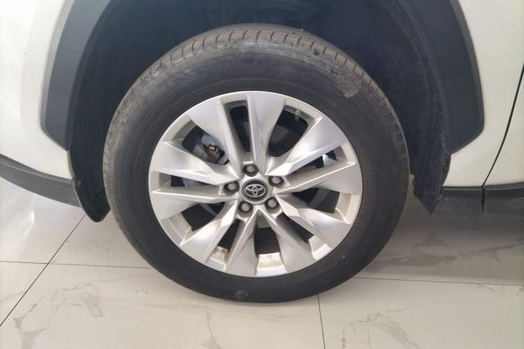 Used Toyota Wildlander 2022 Updated Version 2.0L CVT Two-Wheel Drive Leading Edition Left Front Wheel Hub