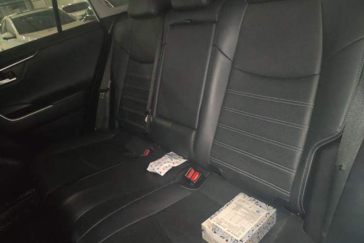 Used Toyota Wildlander 2022 2.0L CVT Four-Wheel Drive Premium Edition Left Rear Seat