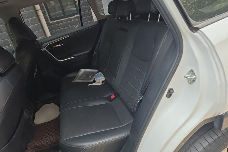 Used Toyota Wildlander 2022 2.0L CVT Four-Wheel Drive Premium Edition Left Rear Seat