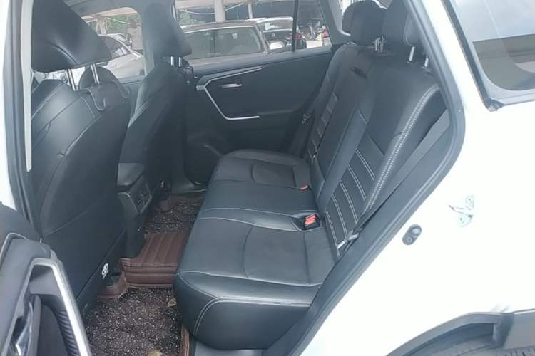 Used Toyota Wildlander 2022 2.0L CVT Two-Wheel Drive Luxury Edition Left Rear Seat