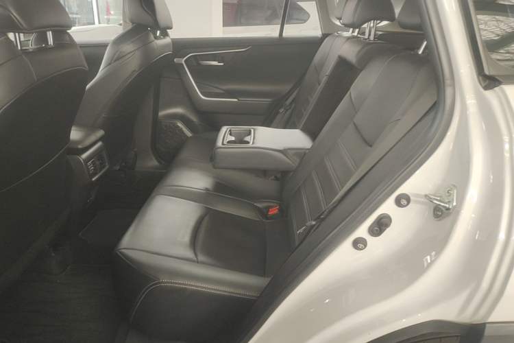 Used Toyota Wildlander 2022 2.0L CVT Two-Wheel Drive Luxury PLUS Edition Left Rear Seat