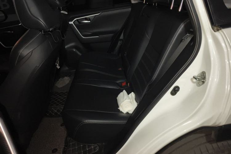 Used Toyota Wildlander 2022 2.0L CVT Two-Wheel Drive Luxury Edition Left Rear Seat
