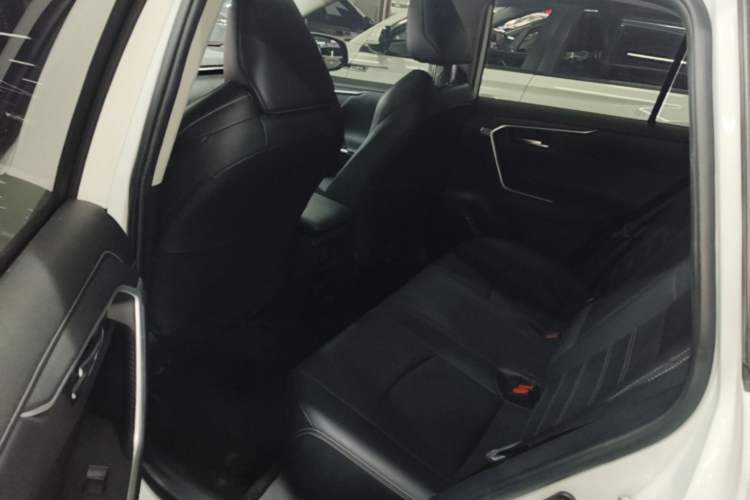 Used Toyota Wildlander 2022 2.0L CVT Two-Wheel Drive Luxury Edition Left Rear Seat