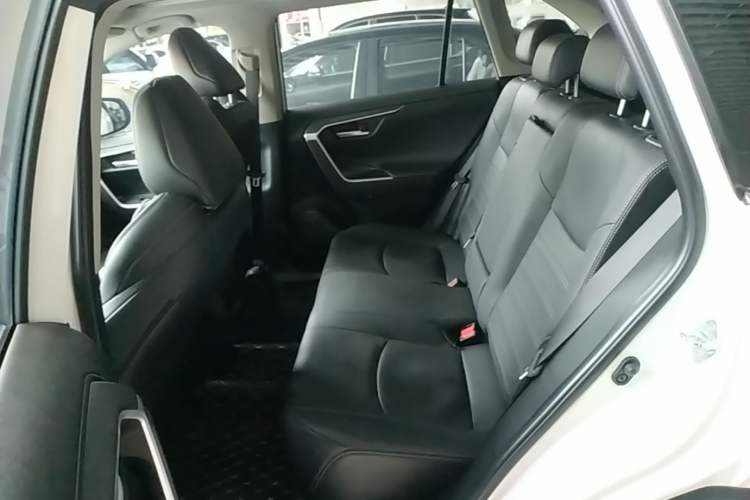 Used Toyota Wildlander 2022 2.0L CVT Two-Wheel Drive Luxury PLUS Edition Left Rear Seat