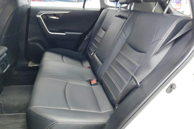 Used Toyota Wildlander 2022 2.0L CVT Two-Wheel Drive Luxury Edition Left Rear Seat