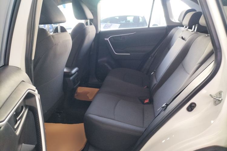 Used Toyota Wildlander 2022 Updated Version 2.0L CVT Two-Wheel Drive Leading Edition Left Rear Seat