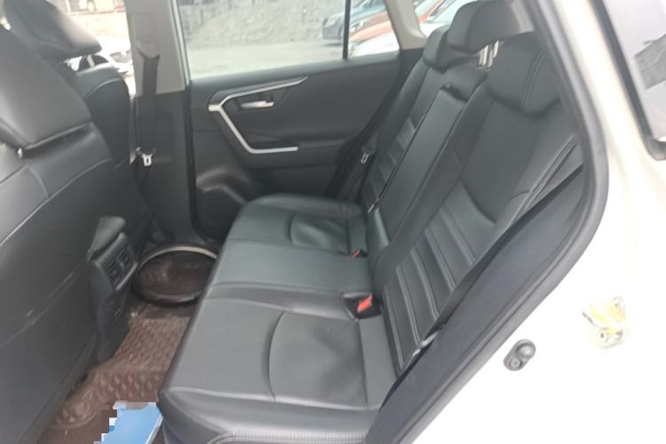 Used Toyota Wildlander 2022 Dual-Engine 2.5L E-CVT Two-Wheel Drive Luxury PLUS Edition Left Rear Seat