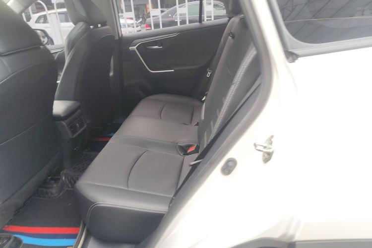 Used Toyota Wildlander 2022 2.0L CVT Four-Wheel Drive Luxury Edition Left Rear Seat