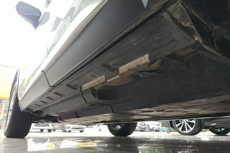 Used Toyota Wildlander 2022 2.0L CVT Two-Wheel Drive Luxury PLUS Edition Left Side Sill
