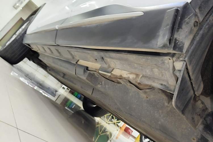 Used Toyota Wildlander 2022 2.0L CVT Two-Wheel Drive Luxury Edition Left Side Sill