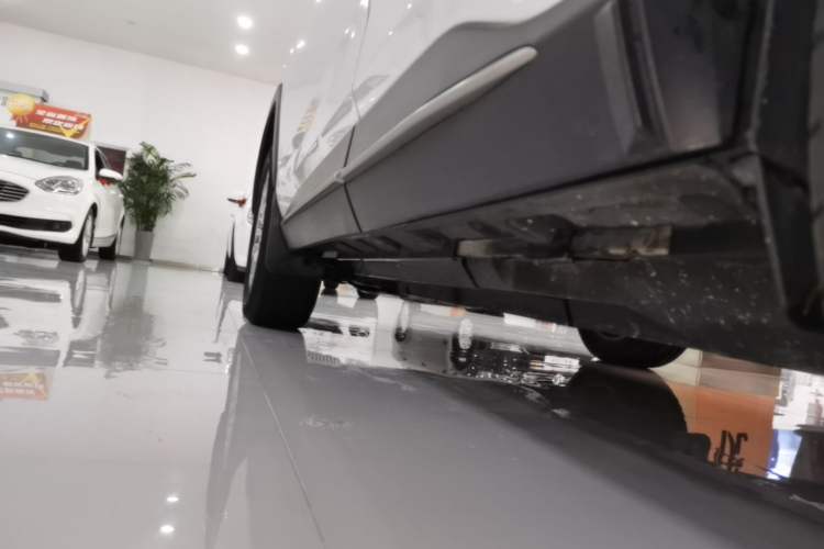 Used Toyota Wildlander 2022 2.0L CVT 4x4 Luxury PLUS Edition Left Side Sill