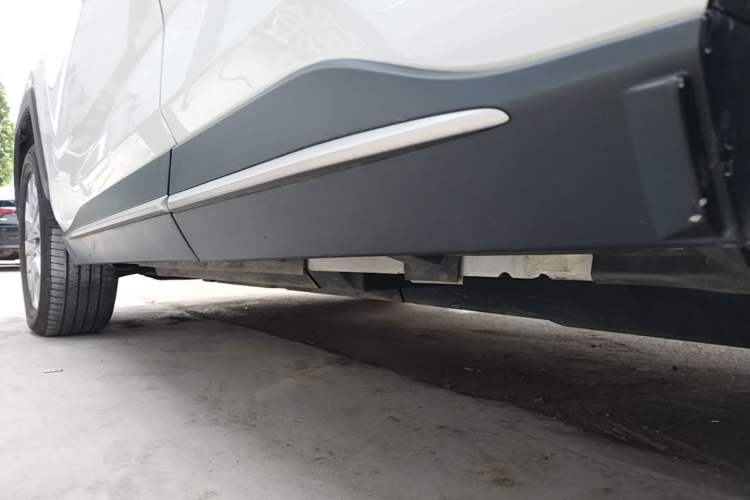 Used Toyota Wildlander 2022 2.0L CVT Two-Wheel Drive Luxury PLUS Edition Left Side Sill