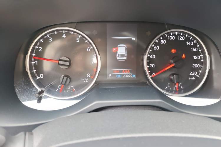 Used Toyota Wildlander 2022 2.0L CVT Two-Wheel Drive Luxury PLUS Edition Odometer Close Up